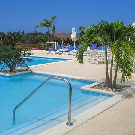 Ocho Rios Under The Palms Villa Exterior photo