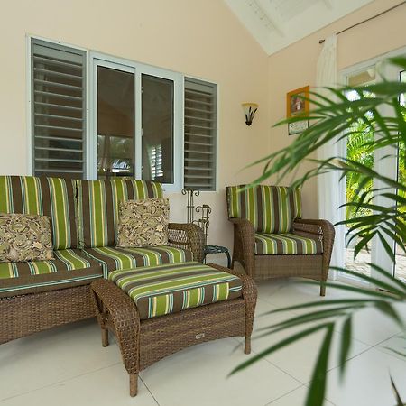 Ocho Rios Under The Palms Villa Exterior photo