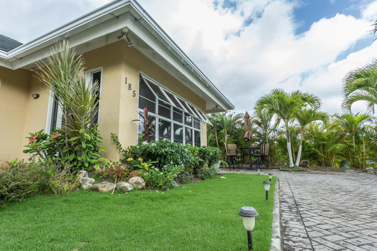 Ocho Rios Under The Palms Villa Exterior photo